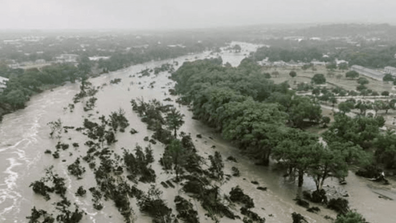 Texas: Les inondations font près de 80 morts