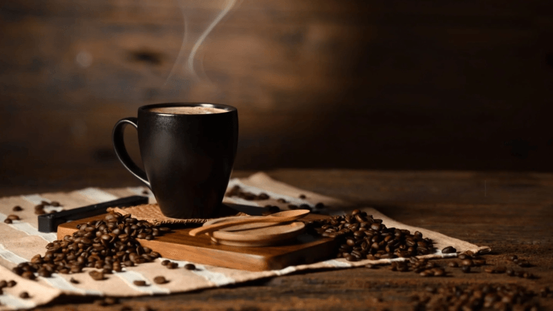 احذروا الإكثار من شرب القهوة خلال الجوّ الحرّ.. لهذا السبب