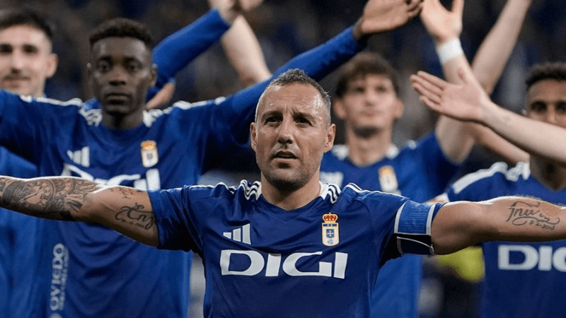 A 40 ans, Santi Cazorla prolonge avec Oviedo