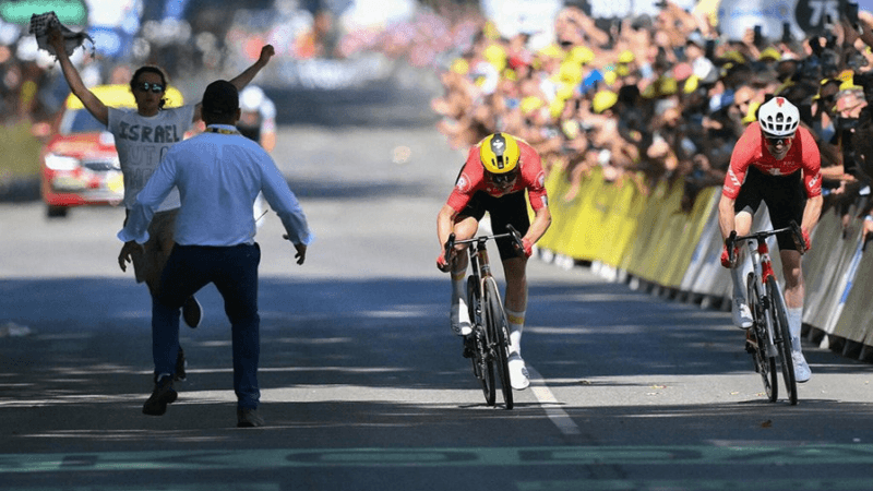 Tour de France: Un manifestant anti-israélien perturbe la 11e étape