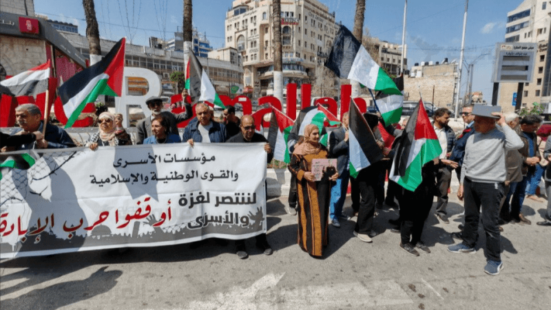 السلطة الفلسطينية تعتقل ناشطين خلال مسيرات داعمة لغزة في الضفة