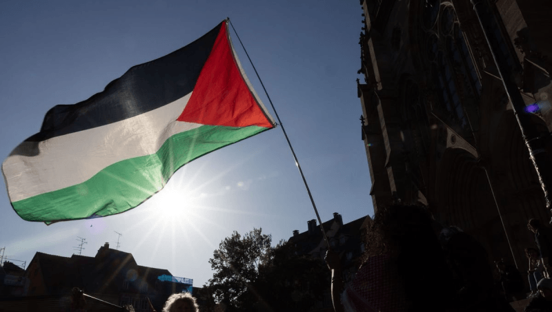 Paris reconnaît un État palestinien...les pays du Golfe se félicitent
