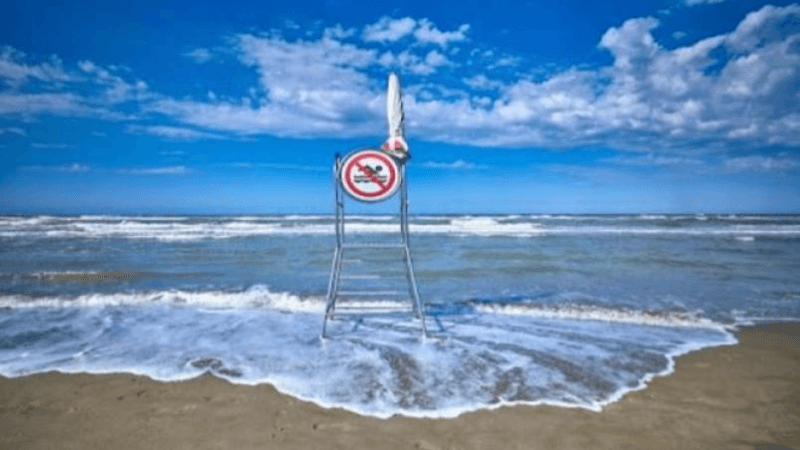 Baignade déconseillée : vents forts et mer agitée ce dimanche