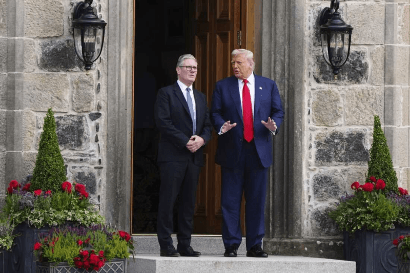 Le Royaume-Uni reconnaît la Palestine, Trump s’abstient de commenter
