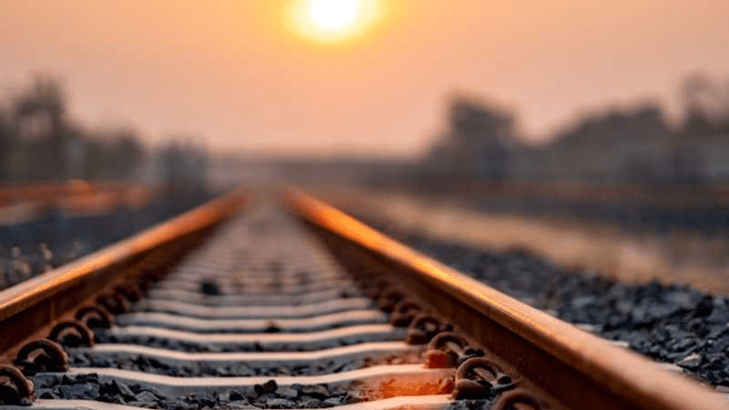 أعوان شركة السكك الحديدية يُلوّحون بالإضراب