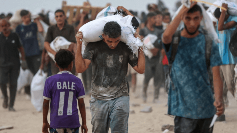 إسبانيا تخصّص طائرة عسكرية لنقل 13 طفلا مريضا من غزة