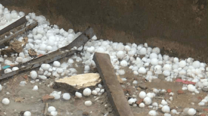 أمطار غزيرة وبرد كبير الحجم بسبيطلة والقصرين