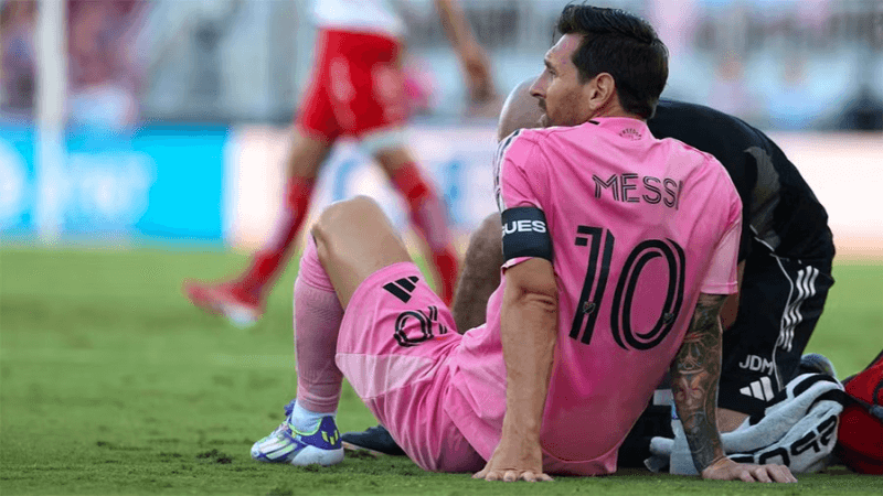 إصابة عضلية تبعد ميسي عن الملاعب ومدة غيابه غير محددة