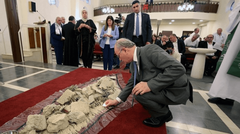 رئيس الوزراء الفلسطيني: لن نترك أهلنا في غزة وحدهم وسنبنيها