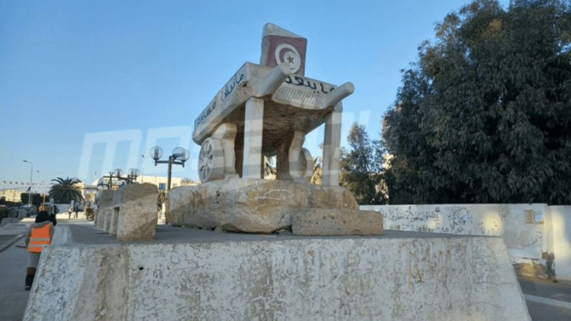 سيدي بوزيد: سواق تاكسي يحتجون ويدعون رئيس الجمهورية إلى التدخل