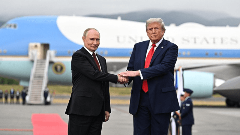 Poutine évoque un 'sommet utile' avec Trump en Alaska