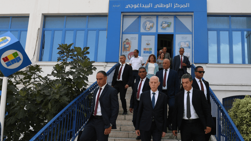 رئيس الجمهورية: الكتب والكراسات المدعّمة حق للتلاميذ وليست منّة من أحد