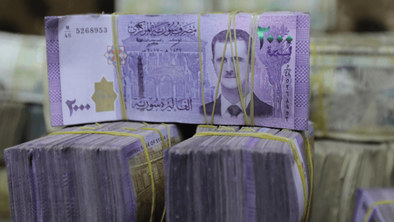 سوريا تعتزم إعادة تقييم عملتها وحذف صفرين سعيا لتحقيق الاستقرار
