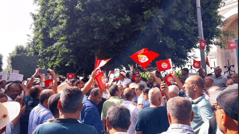 يوم غضب للمدرسين أمام وزارة التربية
