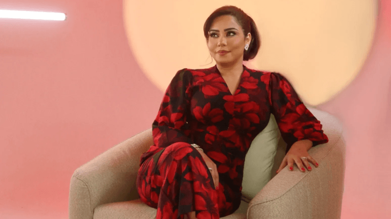 شيرين تعتذر من مستشارها القانوني: 'سوء تفاهم بين الأشقاء..'