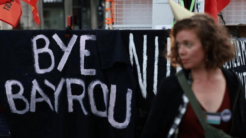 France : manifestations festives après la chute du gouvernement Bayrou