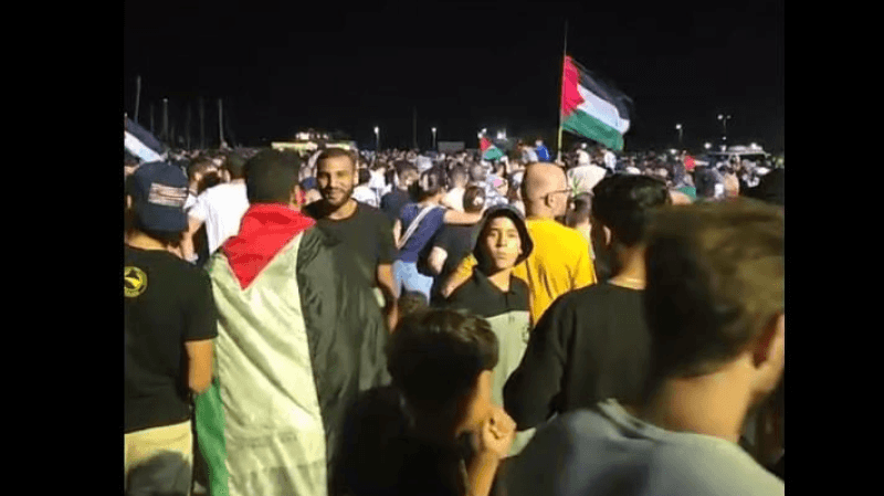 أهالي بنزرت في استقبال أسطول الصمود بالميناء الترفيهي