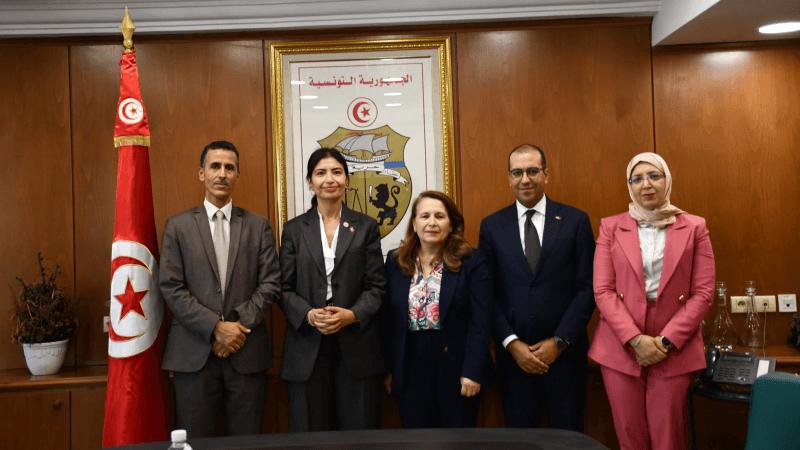وزيرة الصناعة: ضرورة تركيز محطات لشحن السيارات الكهربائية بكافة الجهات