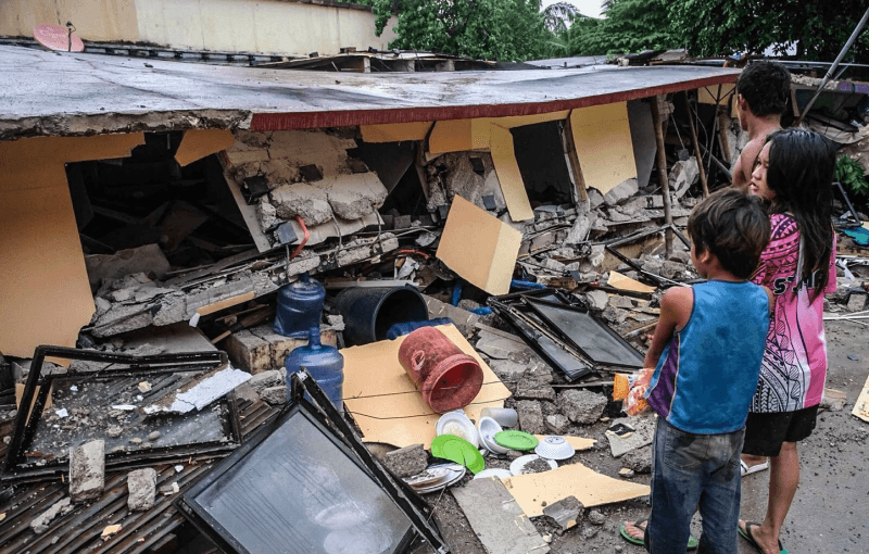 Séisme aux Philippines: Soixante morts...