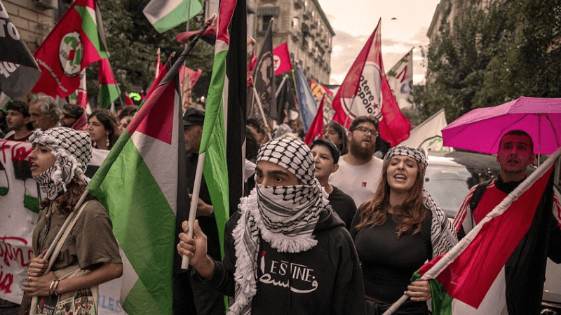 إيطاليا: عشرات الآلاف في الشوارع احتجاجا على اعتراض أسطول الصمود