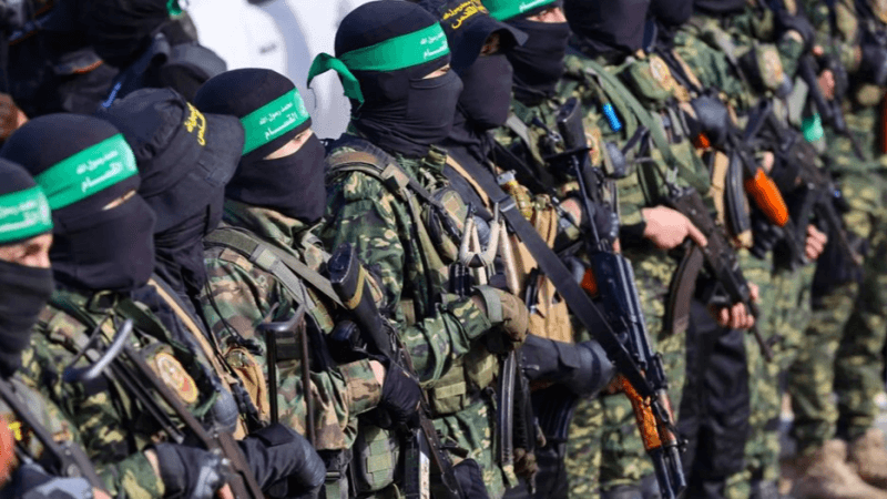 قيادي في حماس ينفي ما راج بشأن موافقة الحركة تسليم سلاحها