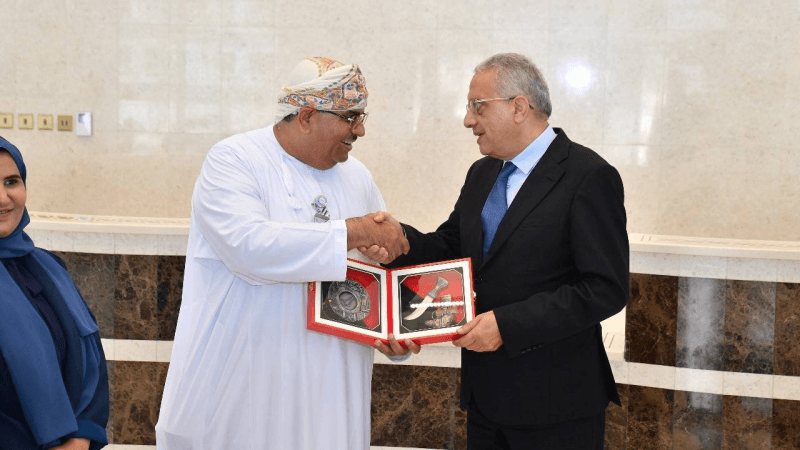 تونس وعُمان: بحث سبل تحقيق الاكتفاء الذاتي في الصناعات الدوائية