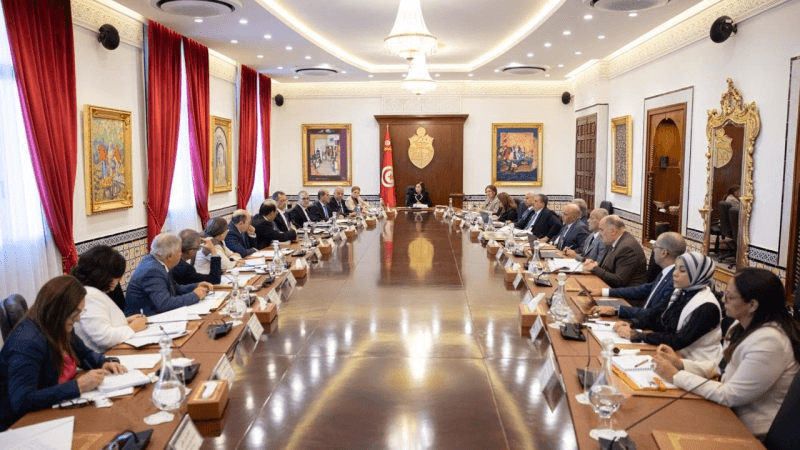 السياسة الاقتصادية والاجتماعية  وِفق رؤية وطنية شاملة محور مجلس وزاري