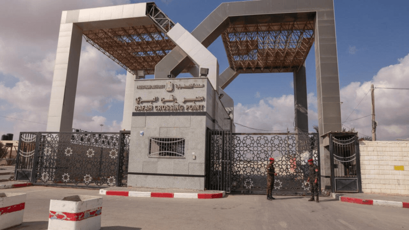 أكثر من 150 شاحنة مساعدات في طريقها إلى غزة