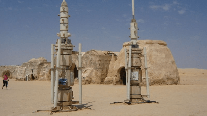 عنق الجمل: ترميم ديكور فيلم 'حرب النجوم'