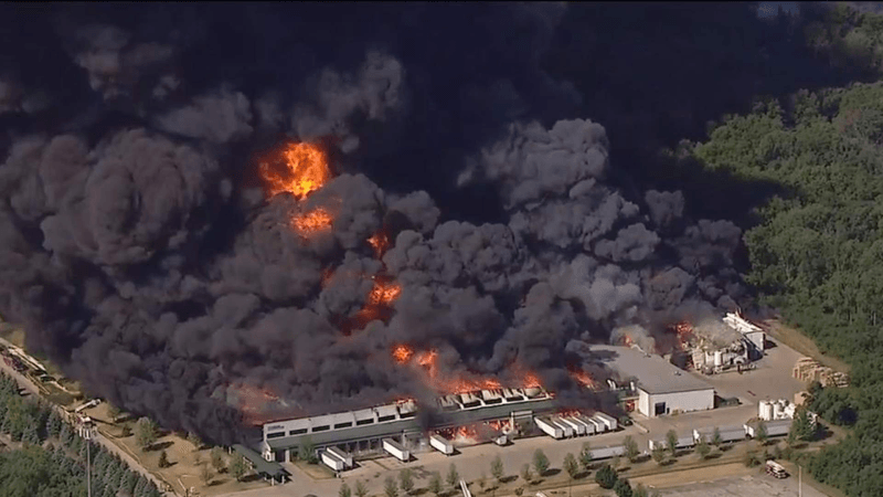 قتلى ومفقودون في انفجار مصنع بالولايات المتحدة