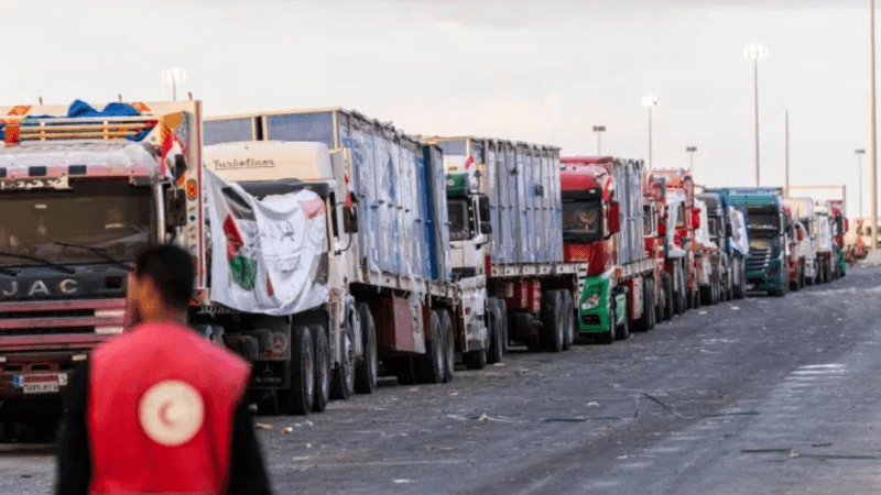 الاحتلال يُعلّق دخول المساعدات الإنسانية إلى قطاع غزة