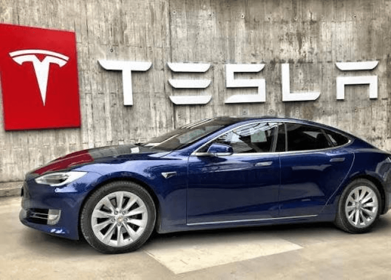 Tesla annonce une chute de 37% de son bénéfice net