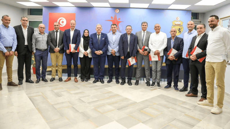 وزير الرياضة يجتمع برئيس جامعة كرة القدم وأعضاء إدارة التحكيم