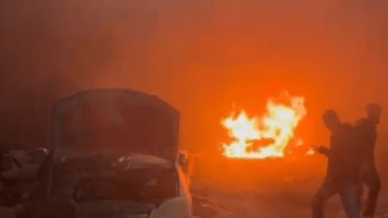 رام الله: مستوطنون يهاجمون قرية ويضرمون النار في السيارات