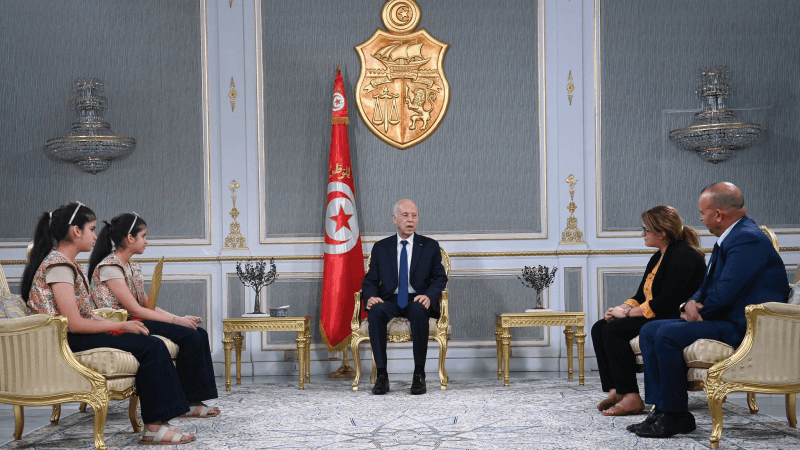 Kais Saïed reçoit les lauréates du 'Défi de la lecture arabe'