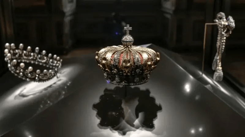 Cambriolage du Louvre : cinq nouvelles interpellations