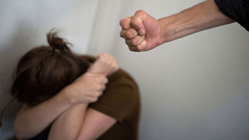 عربية الأحمر: 22 جريمة قتل للنساء والعنف الزوجي الأعلى بـ 81%