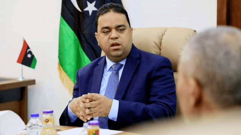 بسبب الكتب المدرسية.. إيقاف وزير التربية الليبي