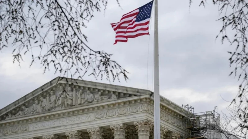 المحكمة العليا الأمريكية تشكك في شرعية رسوم ترامب الجمركية