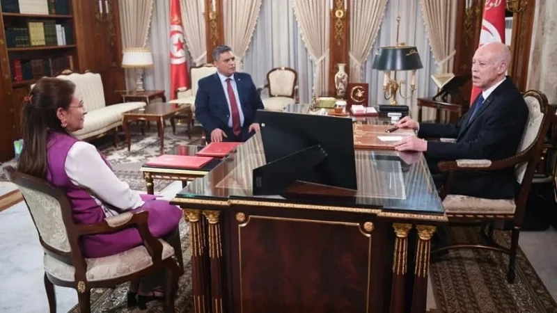 قيس سعيد :يجب تبسيط الإجراءات للفلاحين ولن نتوانى عن مواجهة المُضاربين