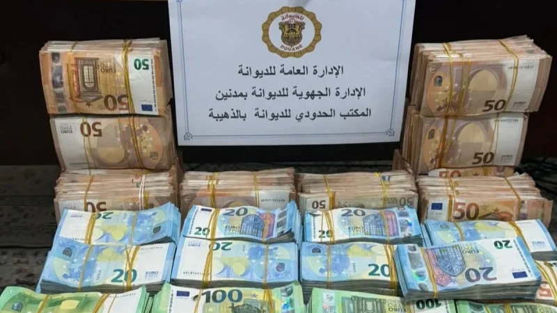 إحباط تهريب عملة أجنبية بقيمة تفوق 3 ملايين دينار