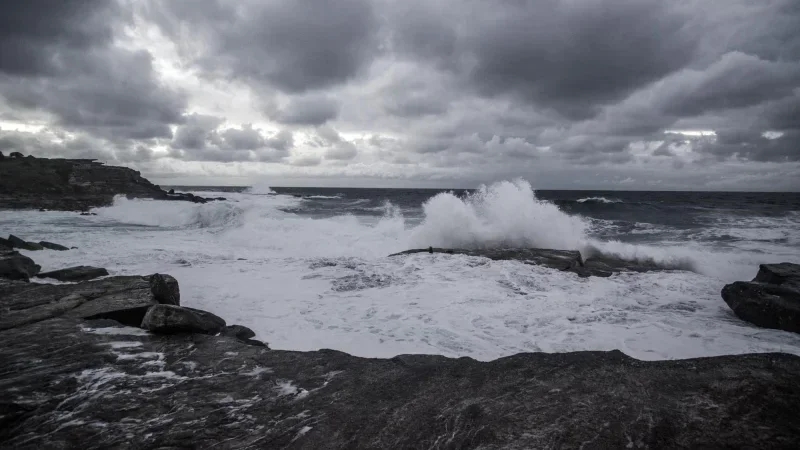 يهمّ البحارة: حذار.. البحر شديد الاضطراب!