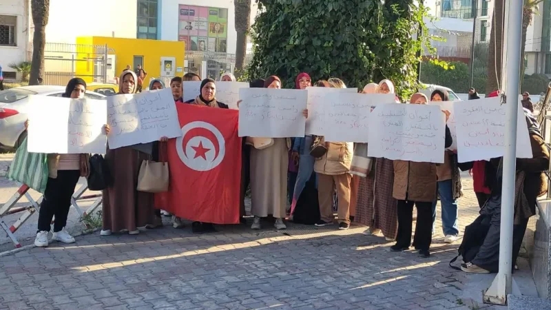 عاملات نظافة بالبريد: نعمل لسنوات بأجور لا تتجاوز 120 د