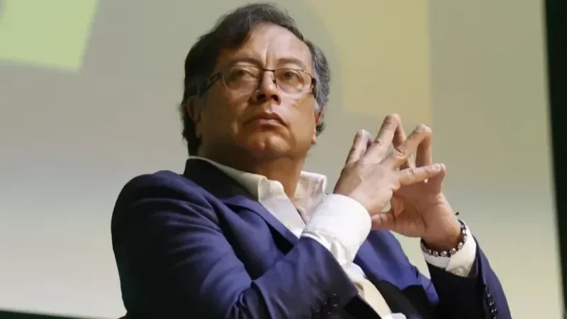 كولومبيا تتراجع عن قرار تعليق التعاون الاستخباراتي مع واشنطن