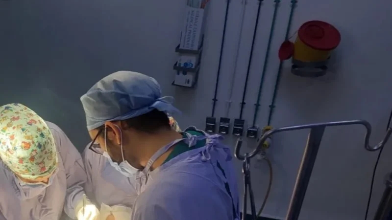 معهد صالح عزيز: طفلة الـ5 سنوات تتنفس طبيعيا بعد عملية دقيقة ناجحة