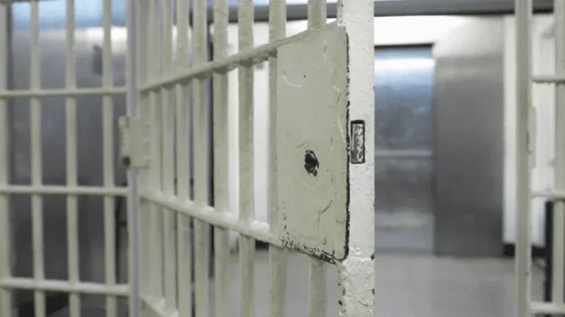 3 سنوات سجنا في حق قاض وأمني معزولين