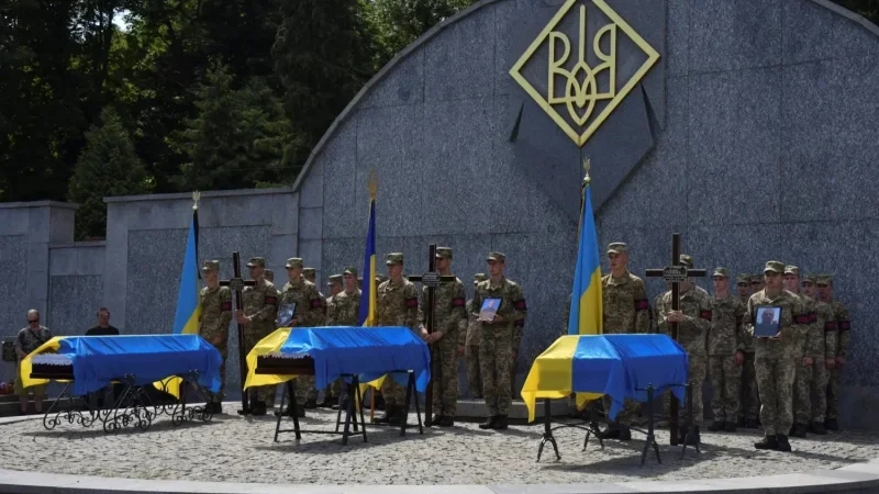 تبادل جثث بين روسيا وأوكرانيا.. وأوروبا ترفض خطة سلام أمريكية