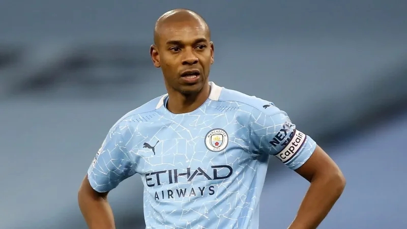 Le Brésilien Fernandinho prend sa retraite...