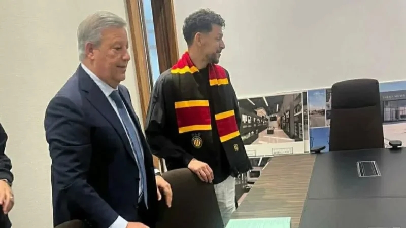 EST - Msakni: 'Notre artiste est de retour! Que le spectacle commence'