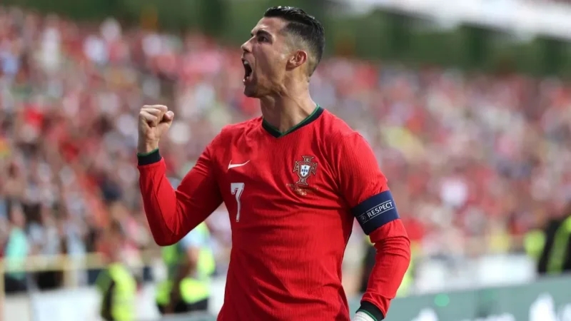 Ronaldo, suspendu un match, pourra débuter le Mondial avec le Portugal